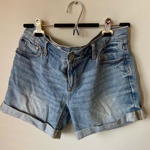 Relaxed Fit Gap Jean Shorts